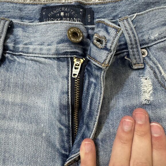 Lucky Brand The Cut Off Shorts Womens 6/28 Light Wash Denim Distressed Lace - Picture 3 of 12